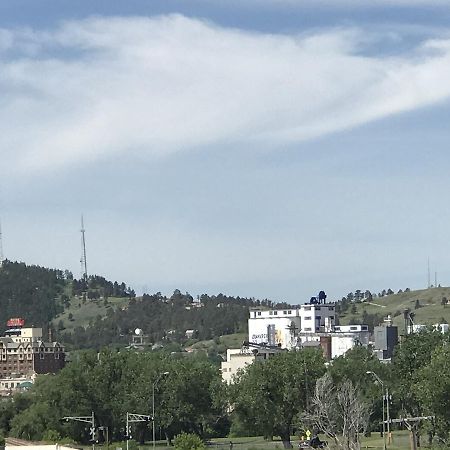 The Nest Hotel Rapid City Exterior photo